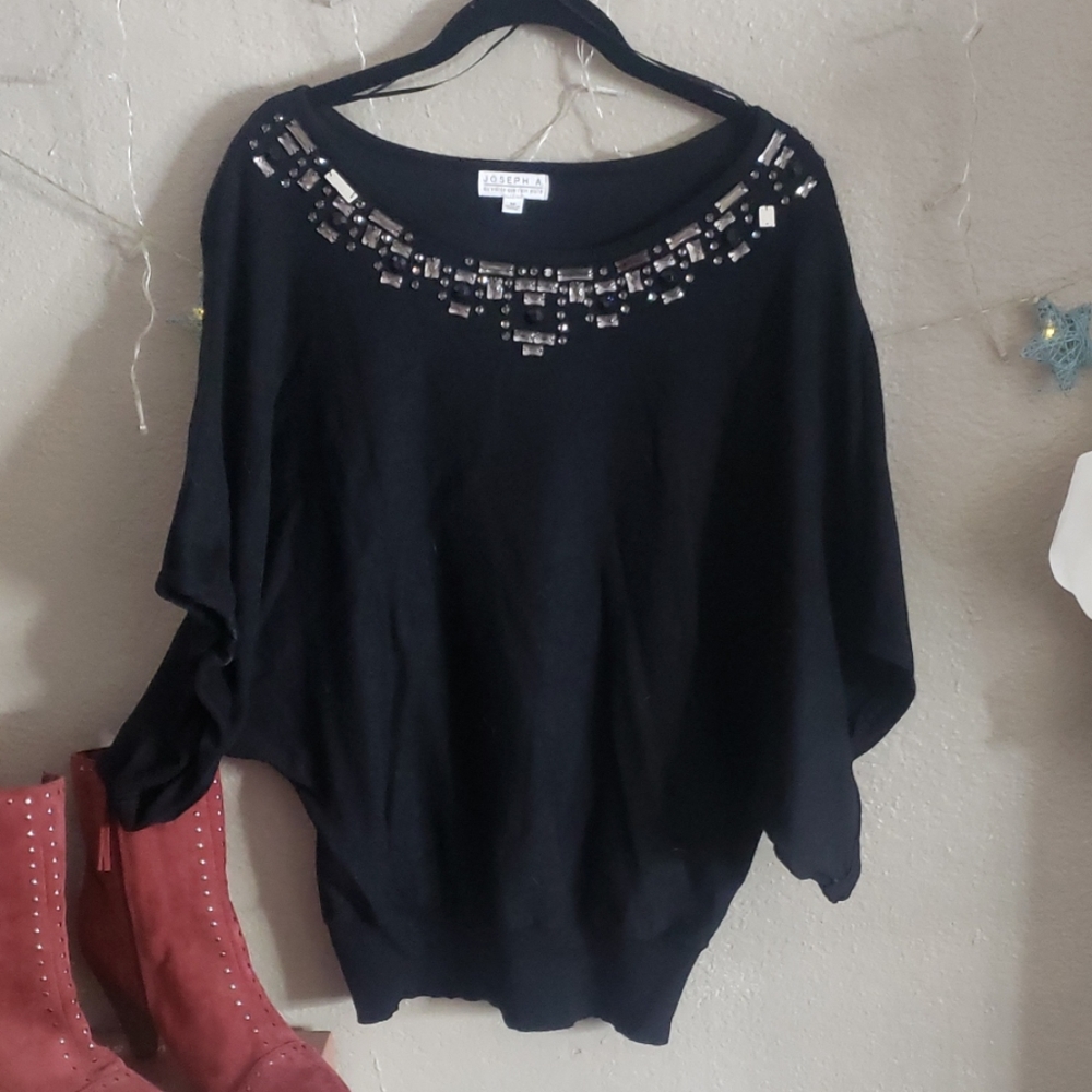 Bat wing stone collar sweater